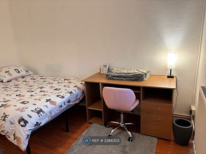 5 Bedroom Flat To Rent In Vallance Road, London, E1