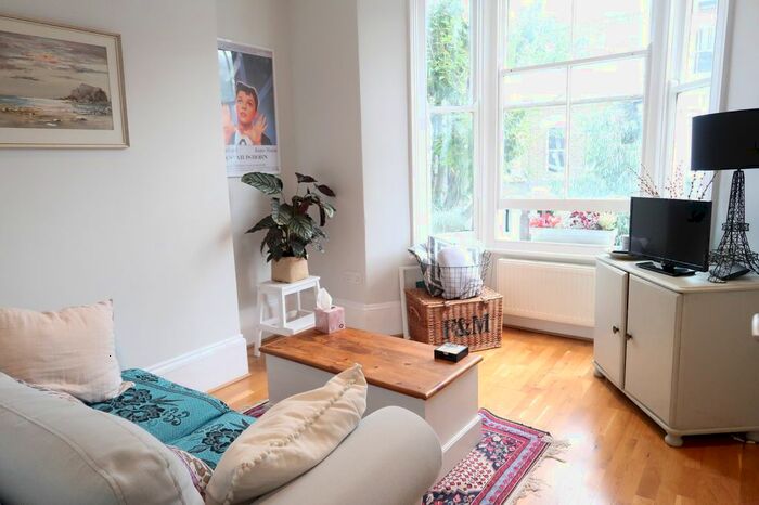 1 Bedroom Flat To Rent In Fairbridge Road, London, N19