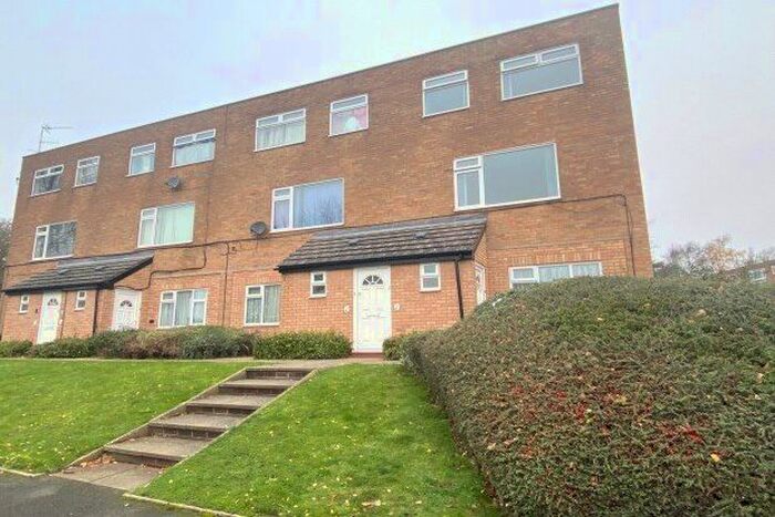 3 Bedroom Maisonette To Rent In Hunstanton Avenue, Birmingham, B17