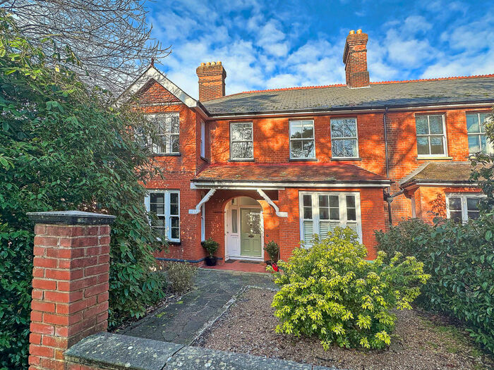 3 Bedroom Apartment To Rent In Middle Gordon Road, Camberley, GU15