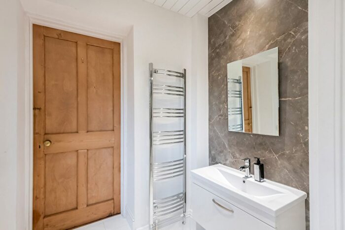 1 Bedroom Flat For Sale In Victoria Terrace, Dunfermline, KY12