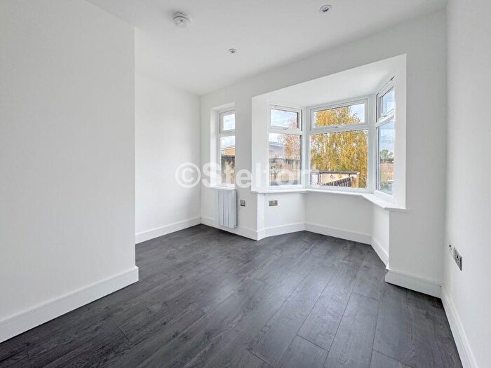 2 Bedroom Maisonette To Rent In Leytonstone Road, London, E15