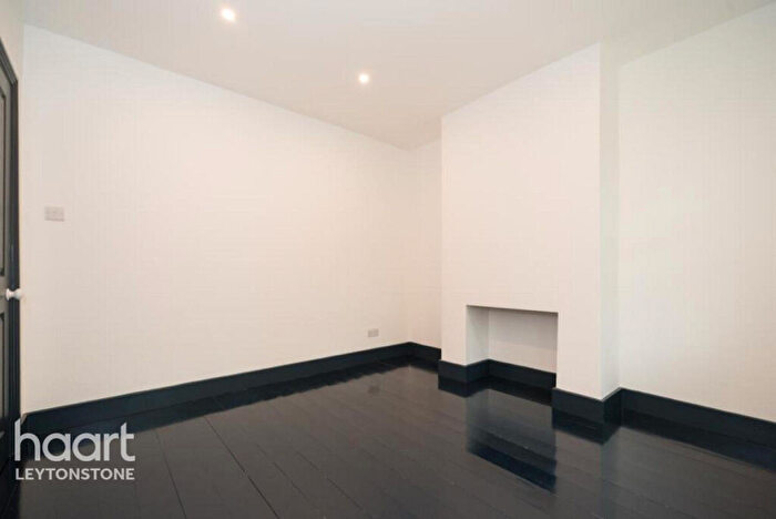 2 Bedroom Flat To Rent In Carr Road, London, E17