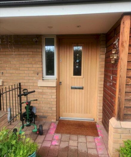 3 Bedroom Semi-Detached House To Rent In Frampton Close, Barkingside, Ilford, IG6