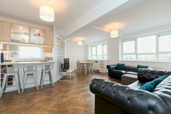 3 Bedroom Flat To Rent In City View House, Bethnal Green Road, London, E2