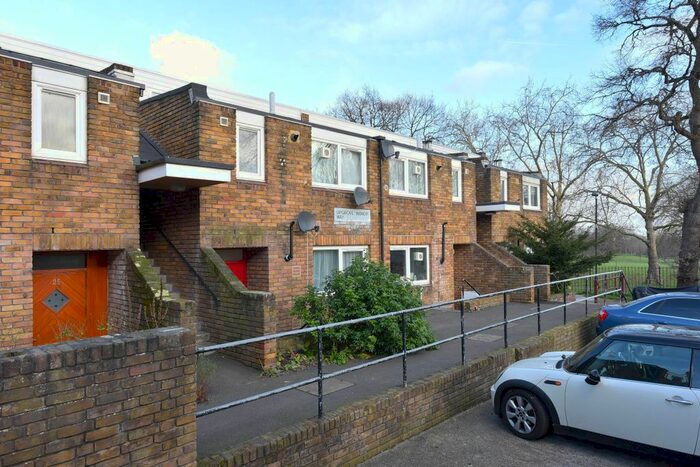 1 Bedroom Flat To Rent In Upgrove Manor Way, Cressingham Gardens, Tulse Hill, London, SW2