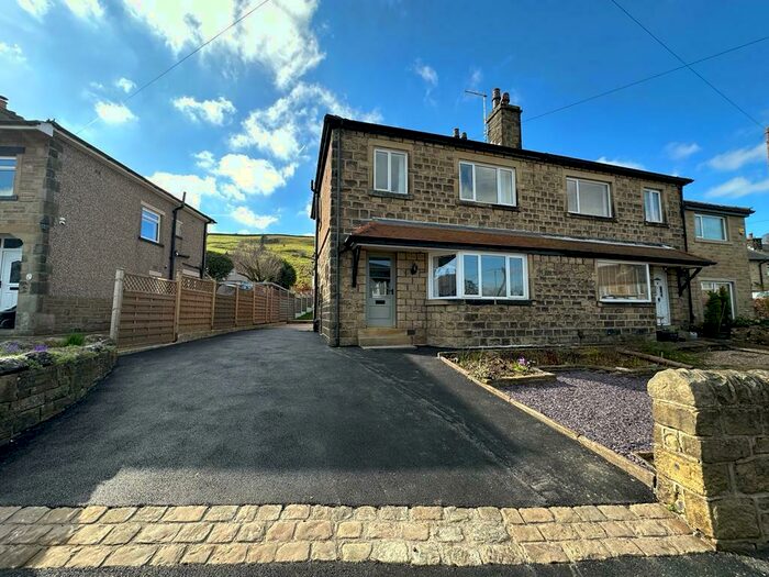 3 Bedroom Semi-Detached House To Rent In Vincent Avenue, Eastburn, BD20