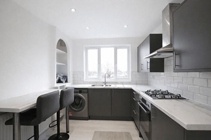 2 Bedroom Flat To Rent In Stafford Road, Wallington, SM6