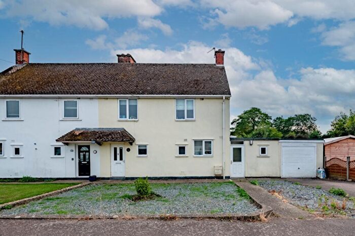 3 Bedroom Semi-Detached House For Sale In Brookside, Great Paxton, St Neots, PE19