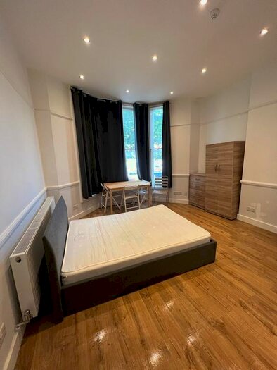 Studio To Rent In Flat, Tollington Park, London, N4