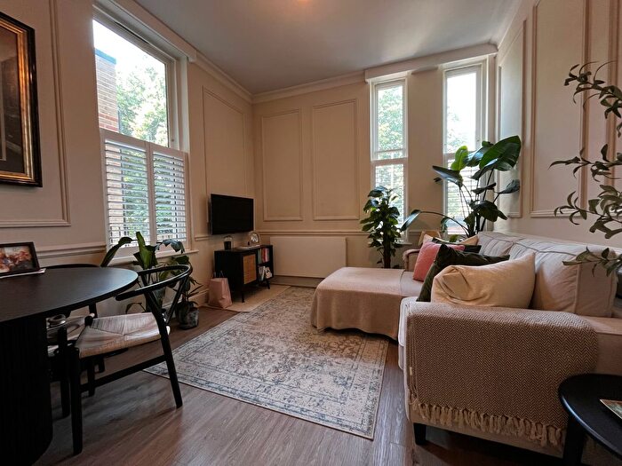 1 Bedroom Flat To Rent In Copers Cope Road, Beckenham, BR3