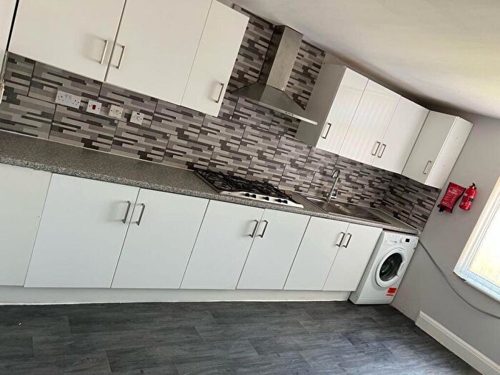4 Bedroom Flat To Rent In Second Avenue, London, E12