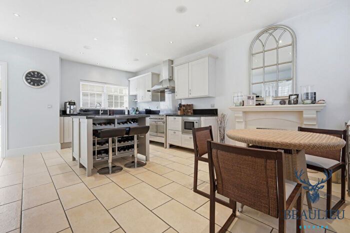 6 Bedroom Detached House For Sale In Billers Chase, Beaulieu Park, CM1