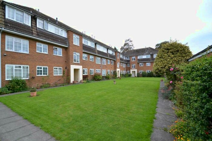 2 Bedroom Flat To Rent In Chessington Road, Ewell KT17