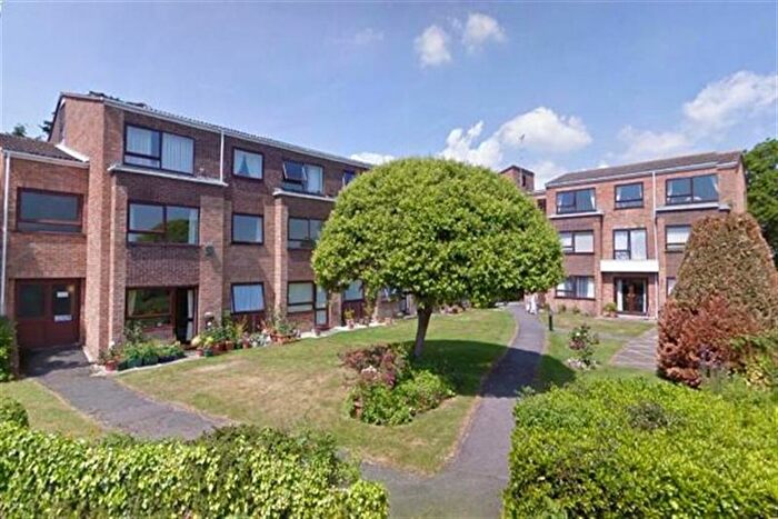 1 Bedroom Flat To Rent In Waverley House, New Milton, BH25