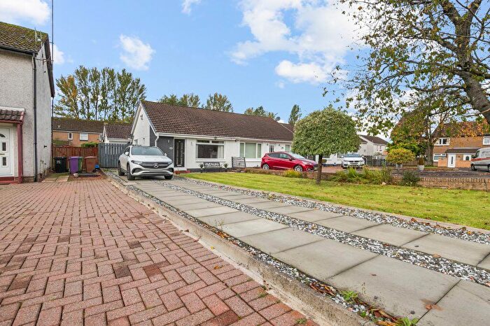 2 Bedroom Semi-Detached Bungalow For Sale In Fairhaven Road, Glasgow, G23