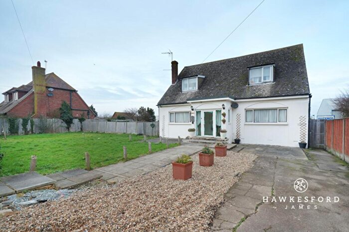 4 Bedroom Detached Bungalow To Rent In London Road, Teynham, ME9