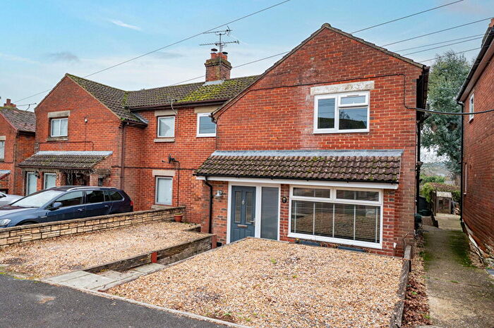 3 Bedroom Semi-Detached House For Sale In Evingar Road, Whitchurch, RG28