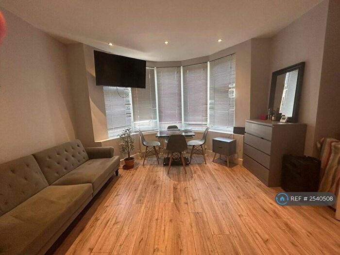 1 Bedroom Flat To Rent In Finchley Lane, London, NW4