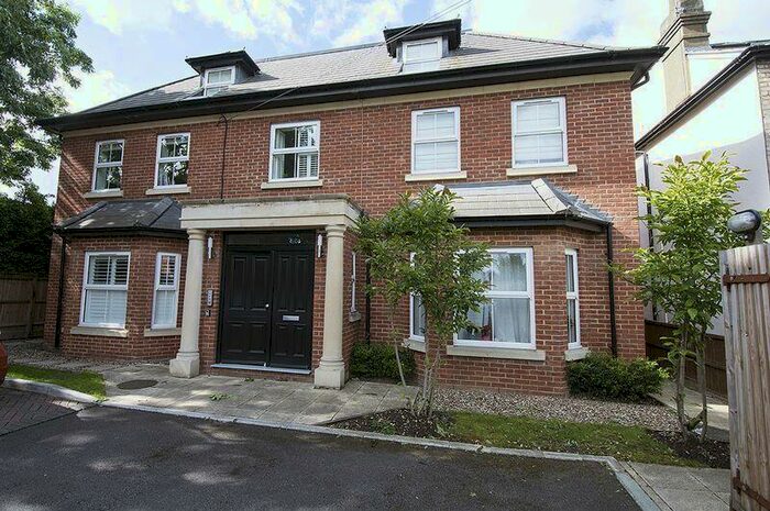 2 Bedroom Ground Flat To Rent In Albany House, Hersham, KT12