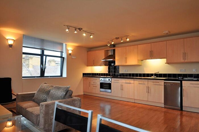 1 Bedroom Apartment To Rent In Broadway, Bradford, West Yorkshire, BD1