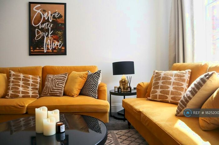 2 Bedroom Flat To Rent In High Street, Knaresborough, HG5