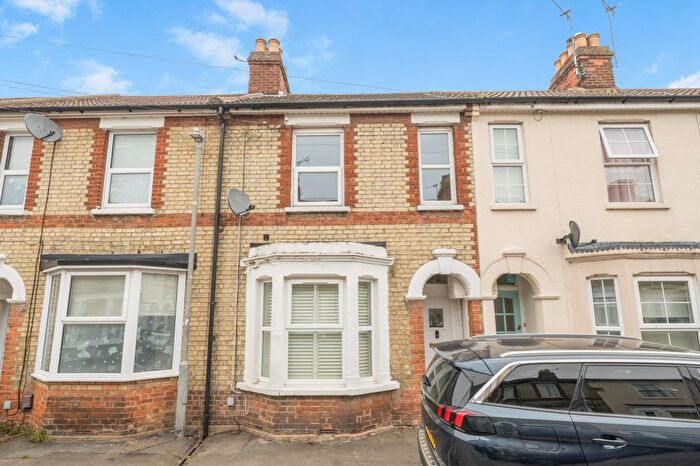2 Bedroom Terraced House For Sale In Grecian Street, Aylesbury, HP20