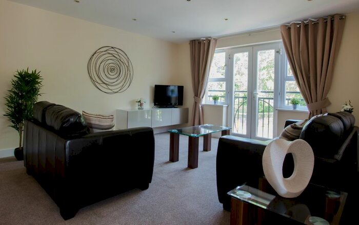 2 Bedroom Flat To Rent In Elmcroft Court, Three Bridges Road, Town Centre, Crawley RH10