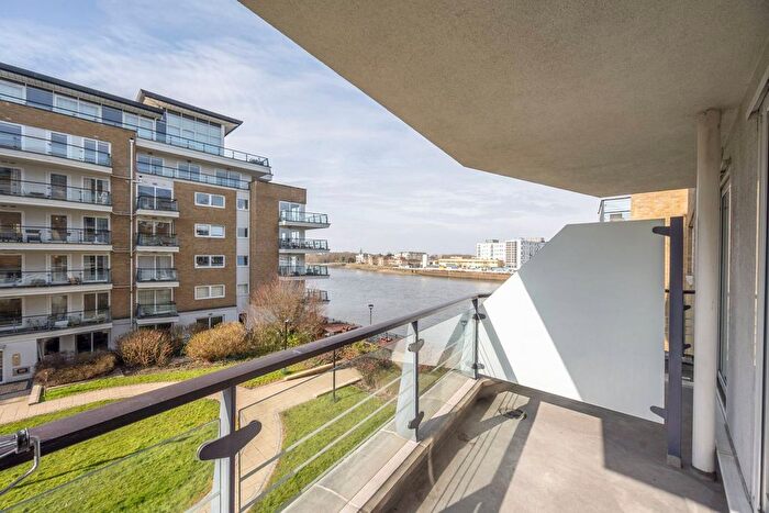 2 Bedroom Flat To Rent In Smugglers Way, Wandsworth, London, SW18