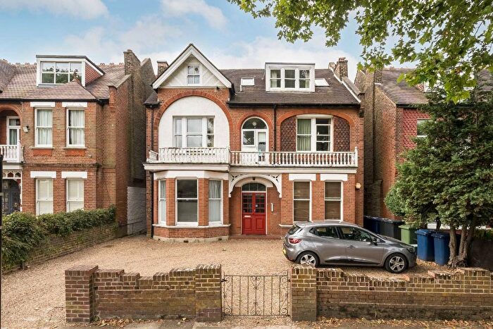 Studio To Rent In Woodville Gardens, Ealing, W5