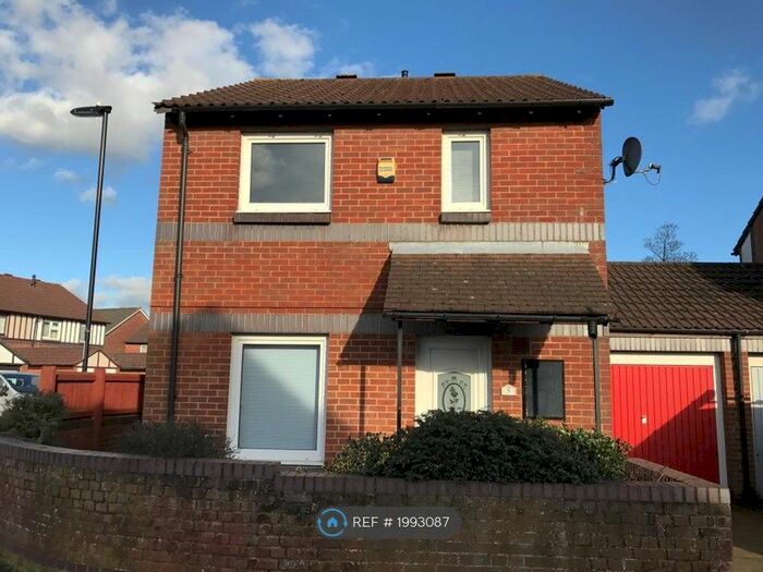 3 Bedroom Detached House To Rent In Mandela Way, Southampton, SO15