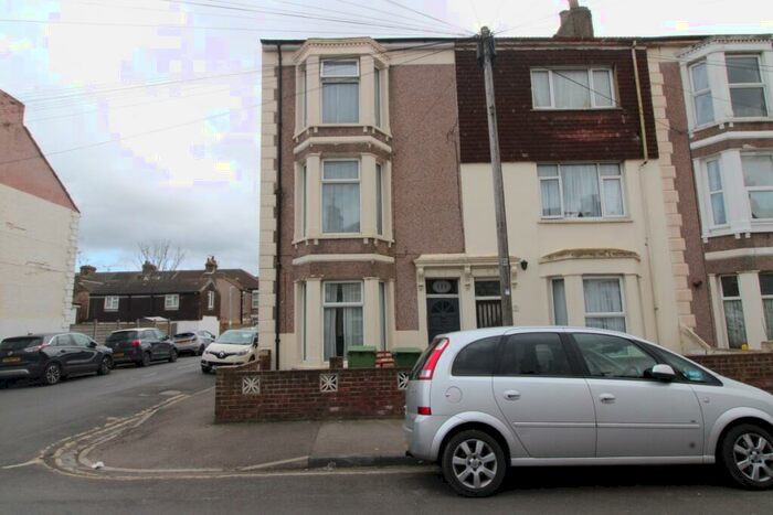 1 Bedroom Flat To Rent In Alma Road, Sheerness, Kent, ME12