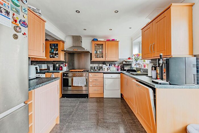 4 Bedroom Terraced House For Sale In Barrington Road, Crawley, RH10