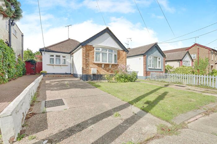 2 Bedroom Detached Bungalow For Sale In Cedar Road, Benfleet, SS7