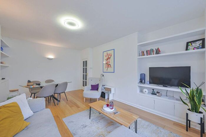 1 Bedroom Flat For Sale In Onslow Crescent, South Kensington, London, SW7