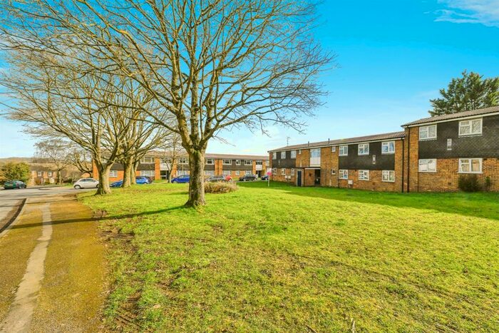 2 Bedroom Flat For Sale In Gauldie Way, Standon, Ware, SG11