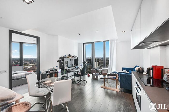 1 Bedroom Flat To Rent In Amory Tower, Marsh Wall, E14