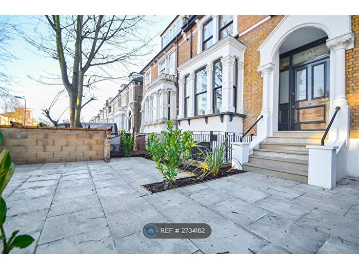 2 Bedroom Flat To Rent In Queens Drive, London, N4