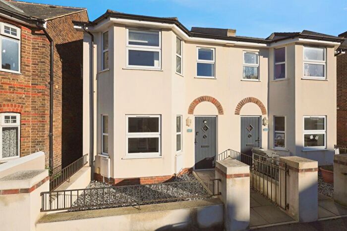 3 Bedroom Semi-Detached House For Sale In Bourne Street, Eastbourne, BN21