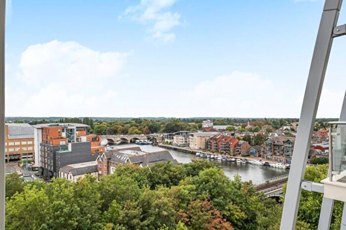 2 Bedroom Flat For Sale In Henry Macaulay Avenue, Kingston Upon Thames, KT2