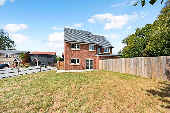 3 Bedroom House To Rent In Yapton Lane, Walberton, BN18