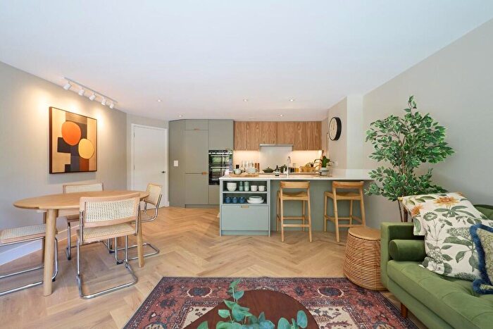 2 Bedroom Flat To Rent In Flat, Hills Road, Cambridge, CB2