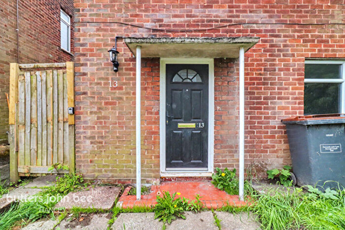 3 Bedroom Semi-Detached House To Rent In Lincoln Road, Stoke-On-Trent, ST7