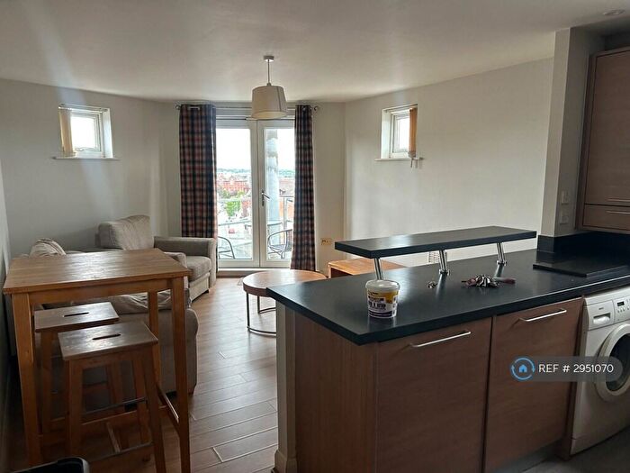 2 Bedroom Flat To Rent In Bedford Court, Preston, PR1
