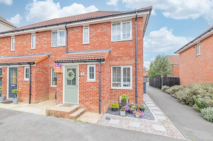 2 Bedroom End Of Terrace House For Sale In Central Boulevard, Aylesham, Canterbury, Kent, CT3