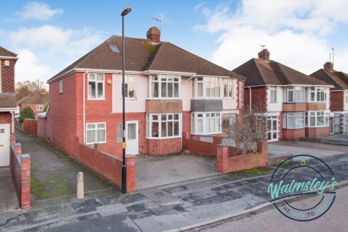 4 Bedroom Semi Detached House For Sale In Arnold Avenue, Styvechale, Coventry, CV3