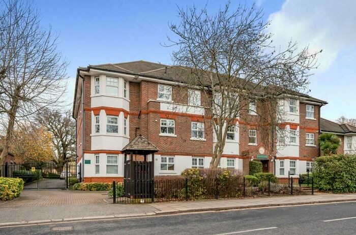 2 Bedroom Flat To Rent In Lowlands Ct, Victoria Road, Mill Hill, NW7