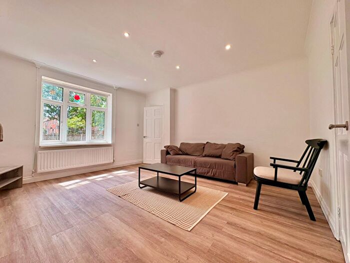 4 Bedroom Semi-Detached House To Rent In Stevenson Road, Norwich, NR5