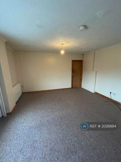 2 Bedroom Flat To Rent In Ivydene, Whitland, SA34