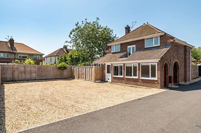 3 Bedroom Detached House For Sale In Winchester Road, Romsey, SO51